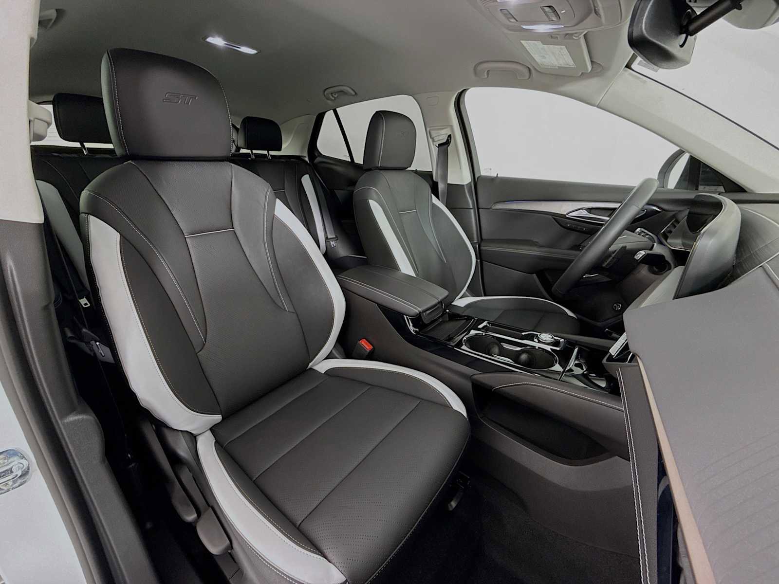 Used 2024 Buick Envision Sport Touring AWD/4WD image 27