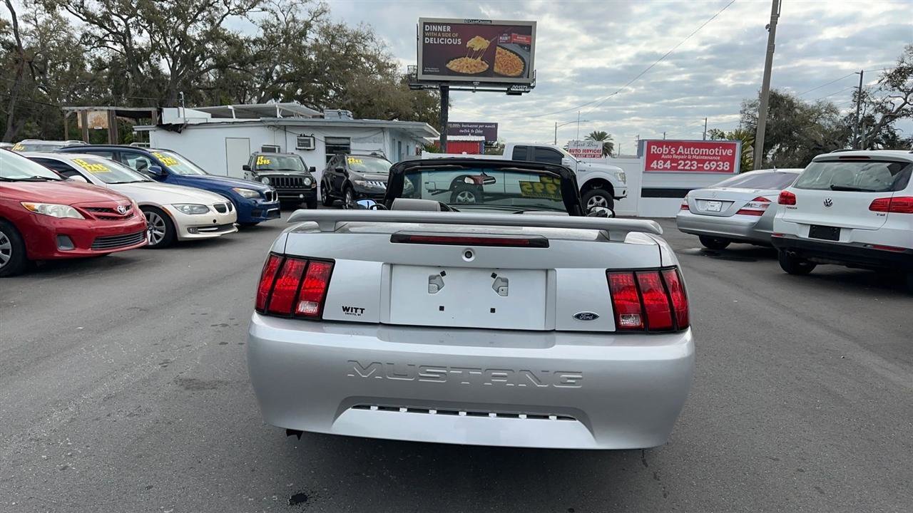Used 2003 Ford Mustang Convertible image 12