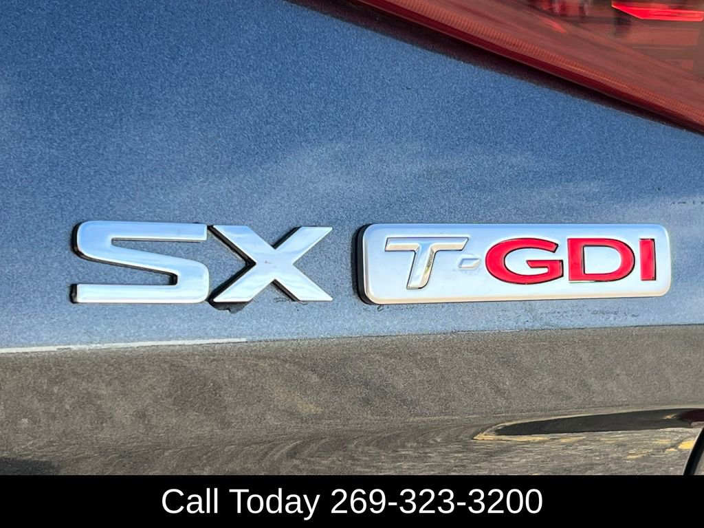 Used 2021 Kia Seltos SX w/ SX Sunroof Package image 2