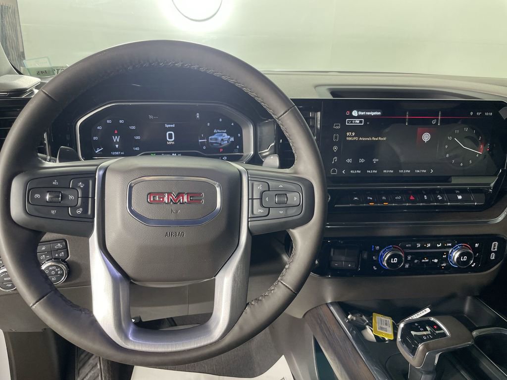 Used 2025 GMC Sierra 1500 SLT w/ SLT Premium Plus Package image 11