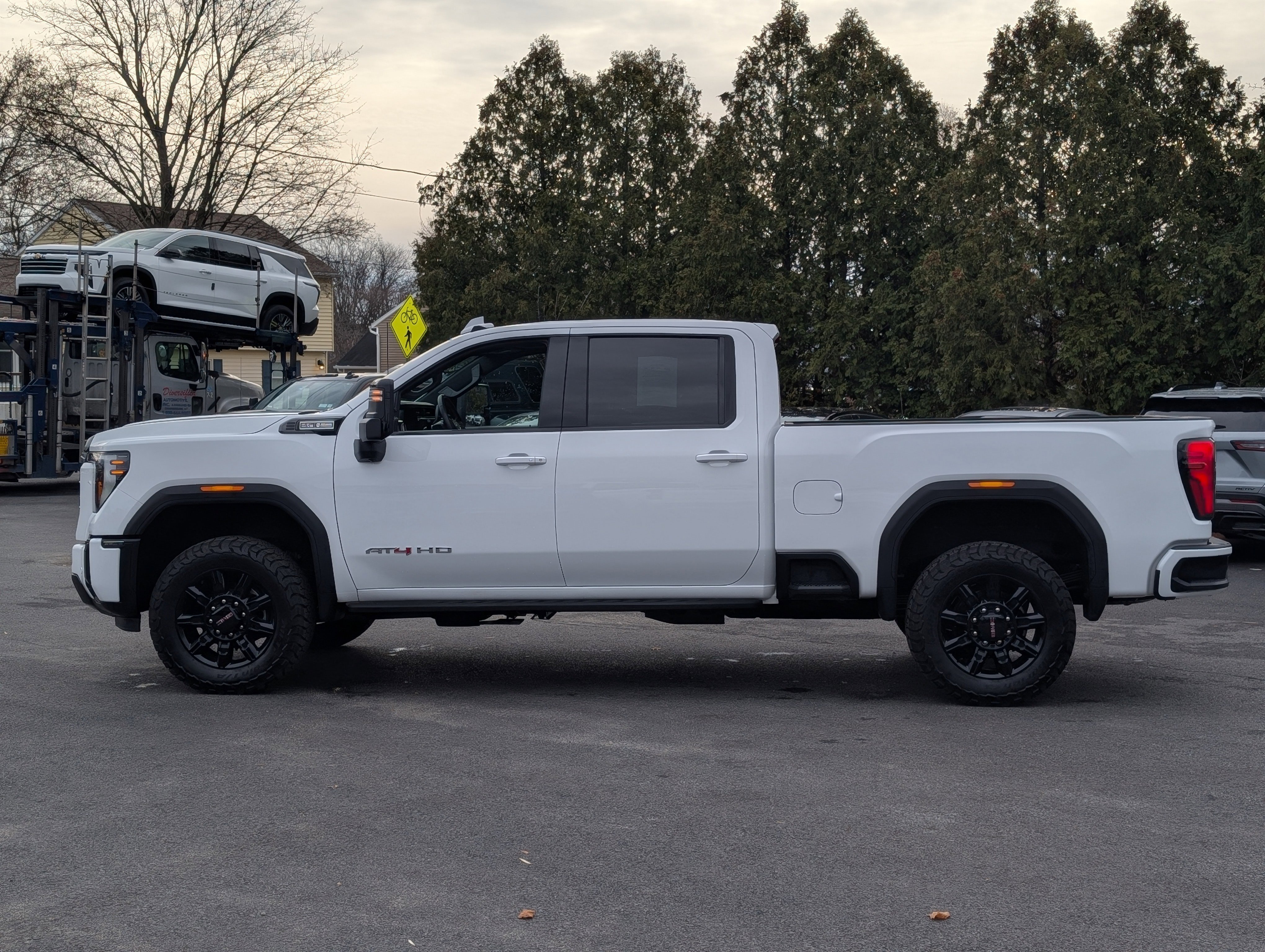 Used 2025 GMC Sierra 2500 AT4 w/ AT4 Premium Plus Package image 13
