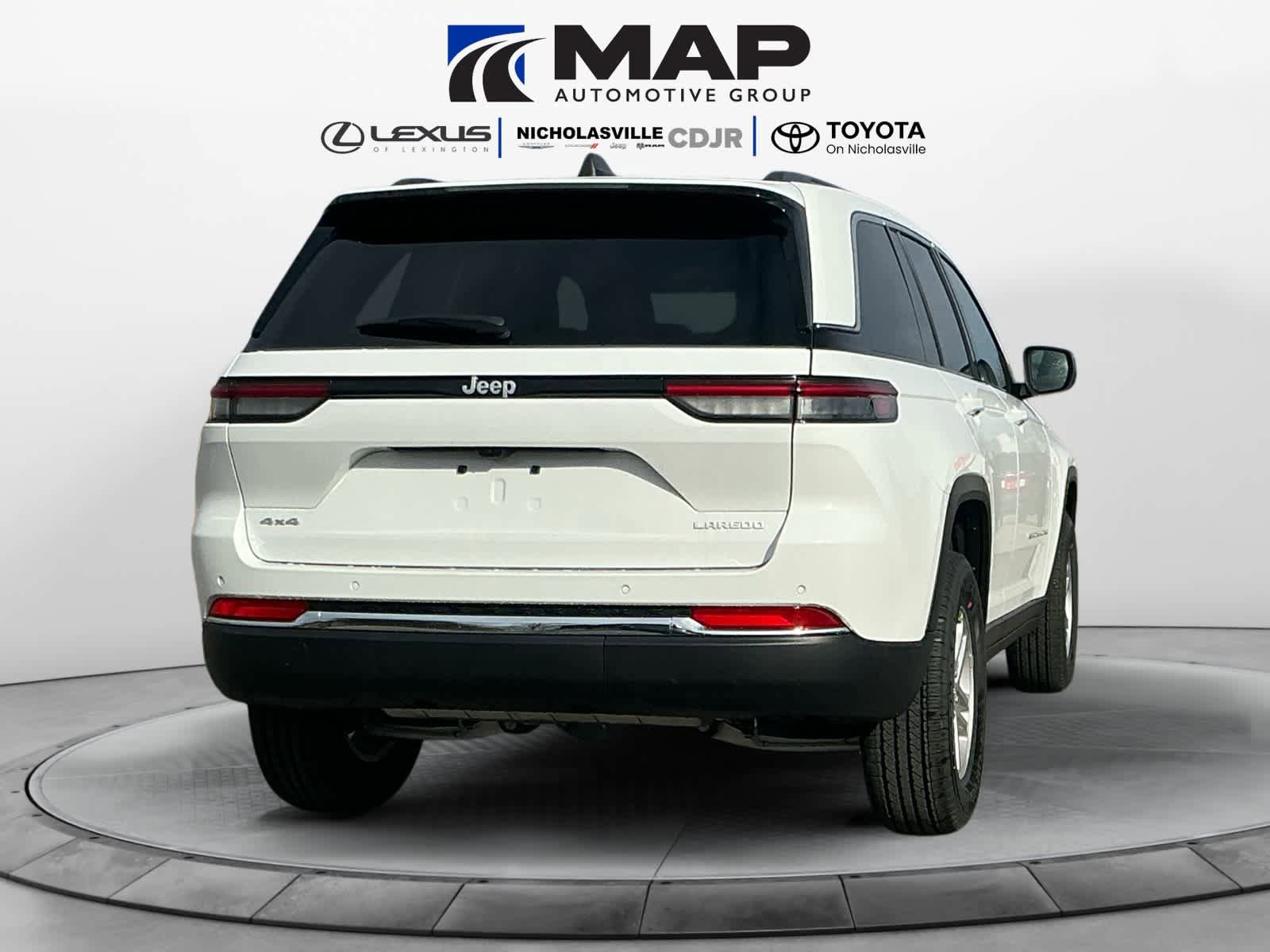 New 2025 Jeep Grand Cherokee Laredo w/ Luxury Tech Group I image 5