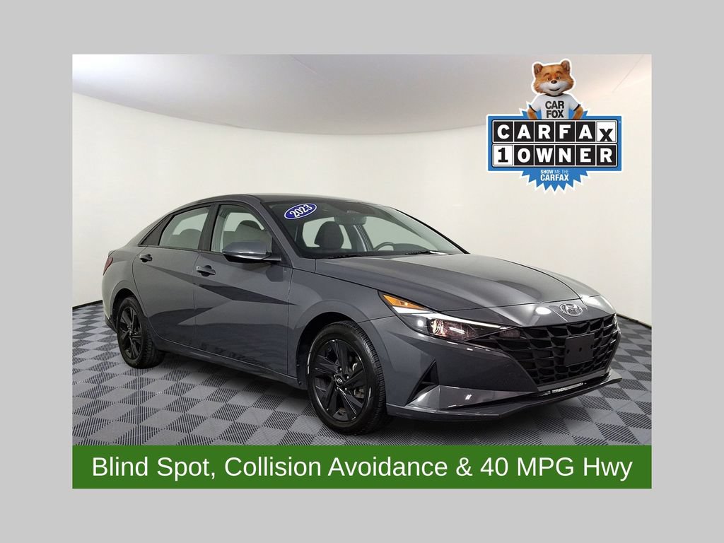Used 2023 Hyundai Elantra SEL w/ Cargo Package FWD image 1