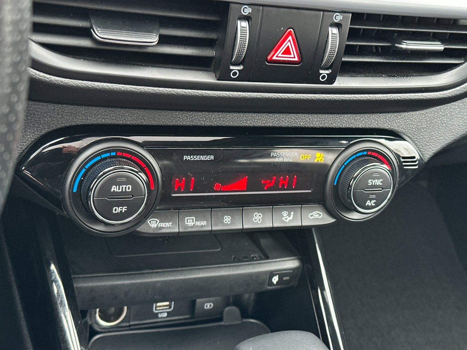 Used 2024 Kia Forte GT-Line w/ GT-Line Premium Package image 20