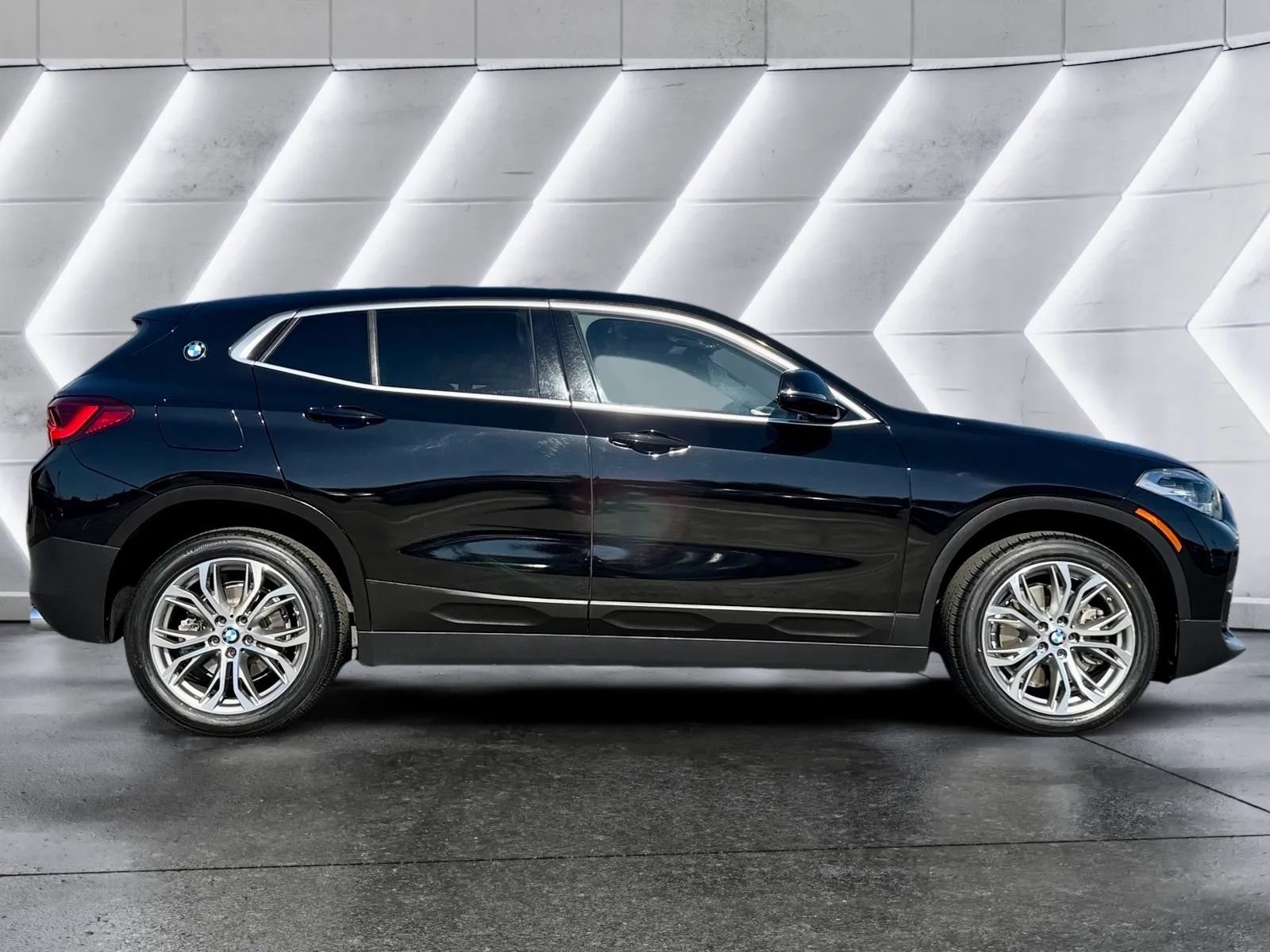 Used 2022 BMW X2 xDrive28i w/ Convenience Package AWD/4WD image 4