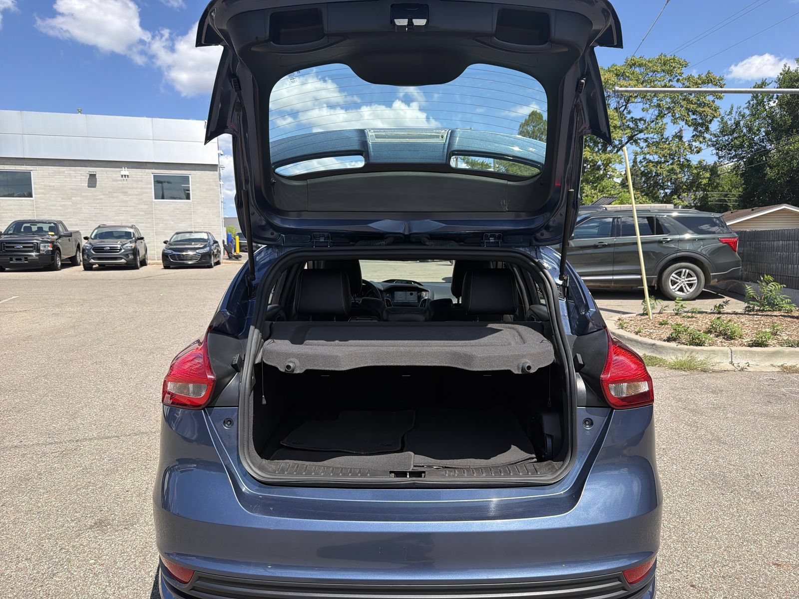 Used 2018 Ford Focus ST w/ Equipment Group 401A FWD image 38