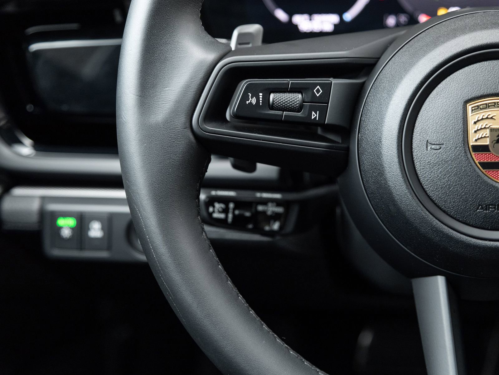 Certified 2025 Porsche Panamera 4 E-Hybrid AWD/4WD image 15
