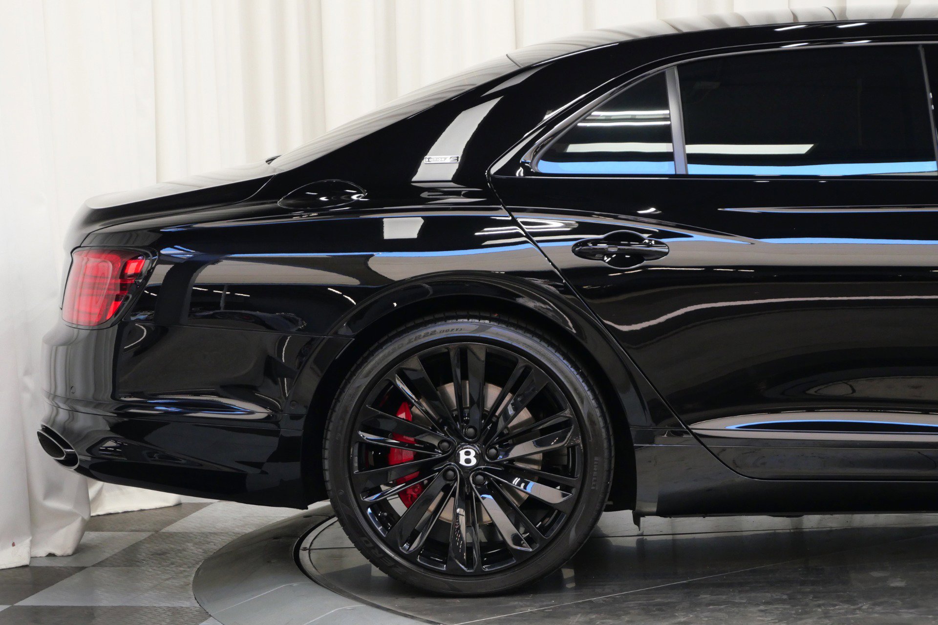 Used 2024 Bentley Flying Spur W12 image 57