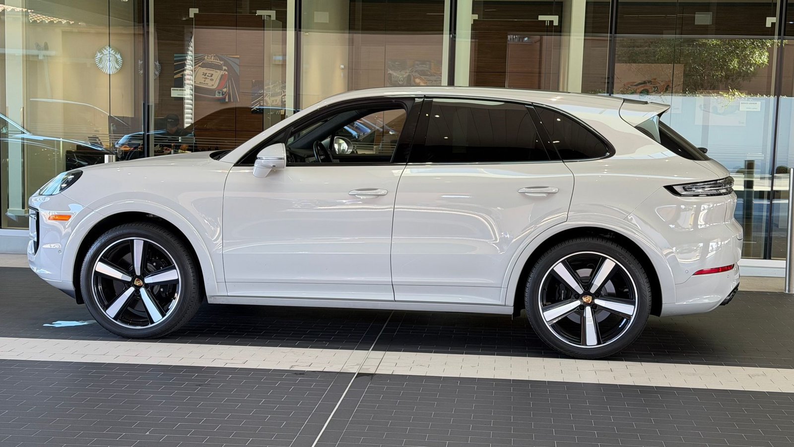 Certified 2024 Porsche Cayenne S AWD/4WD image 7