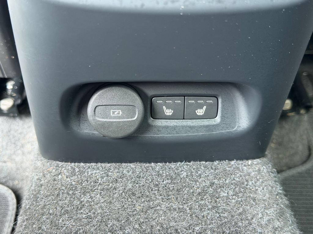 Certified 2023 Volvo C40 P8 Recharge Plus w/ Climate Package AWD/4WD image 22