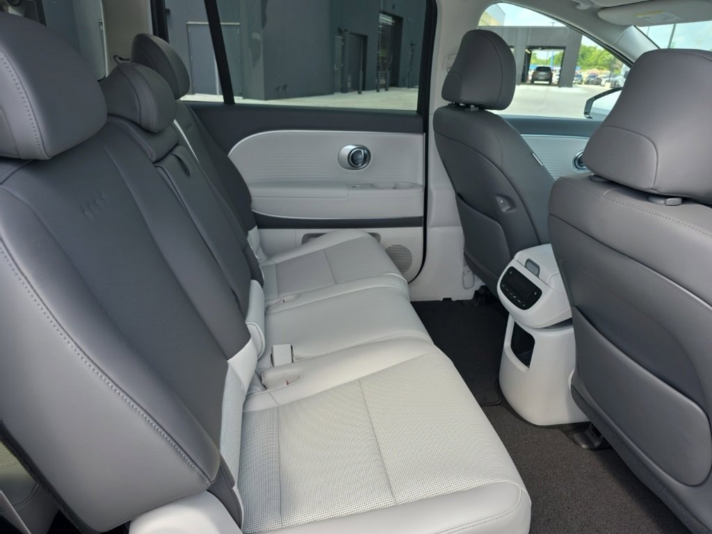 New 2026 Hyundai Ioniq 9 SEL image 16