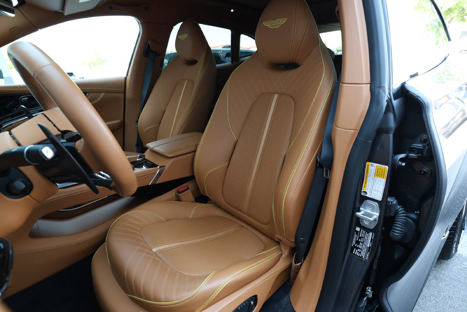 Used 2025 Aston Martin DBX 707 AWD/4WD image 18