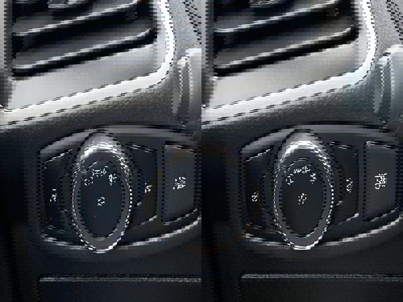 Used 2024 Ford Edge SEL image 31