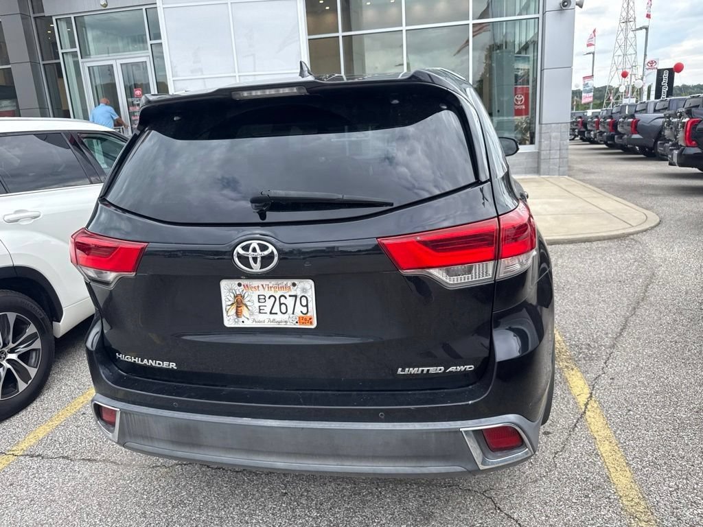Used 2019 Toyota Highlander Limited Platinum AWD/4WD image 5