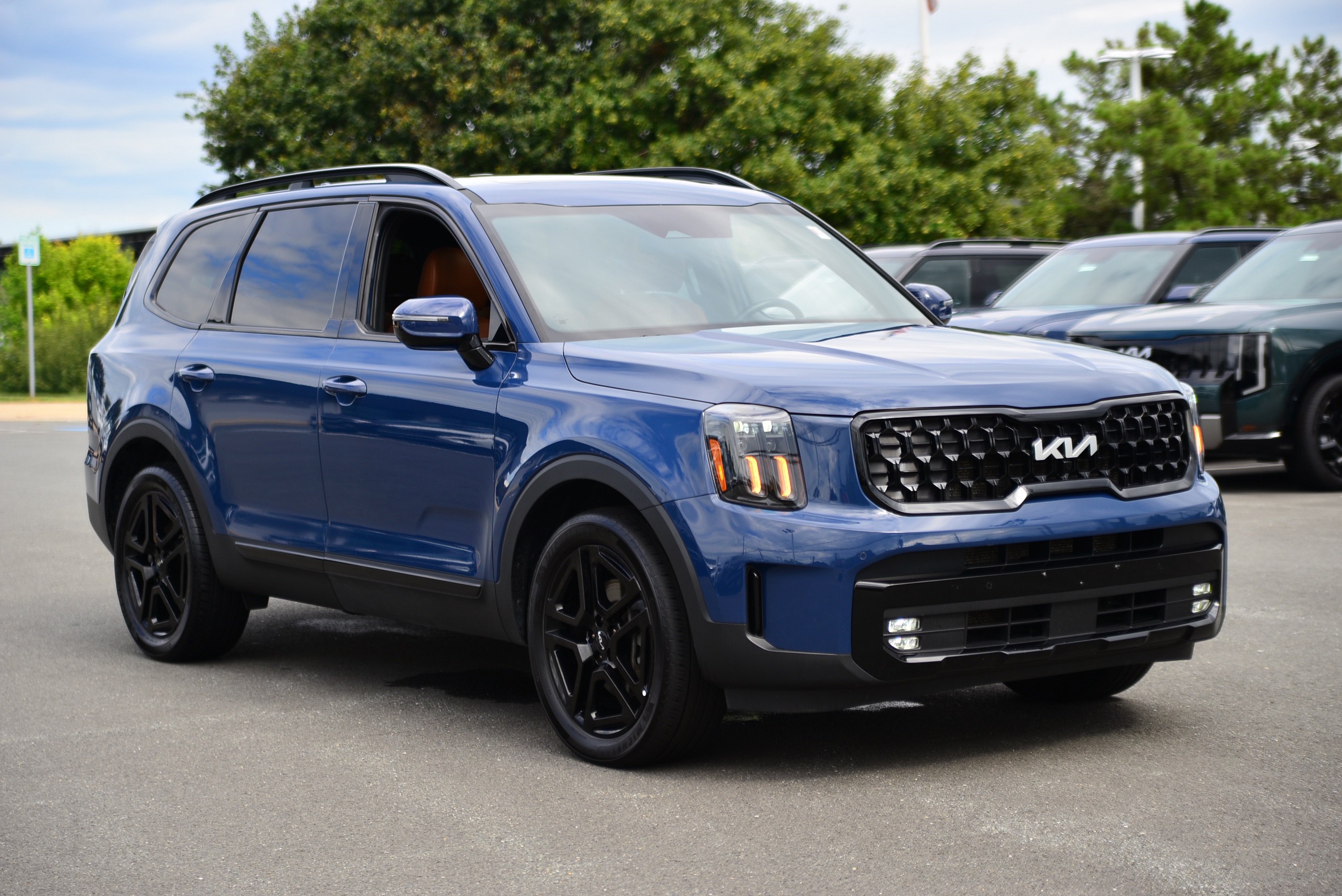 Certified 2024 Kia Telluride SX X-Line AWD/4WD image 1