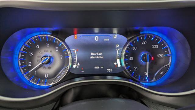 Used 2026 Chrysler Pacifica Select image 27