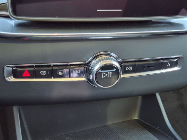 New 2026 Volvo XC90 B5 Plus w/ Protection Package Premier AWD/4WD image 9