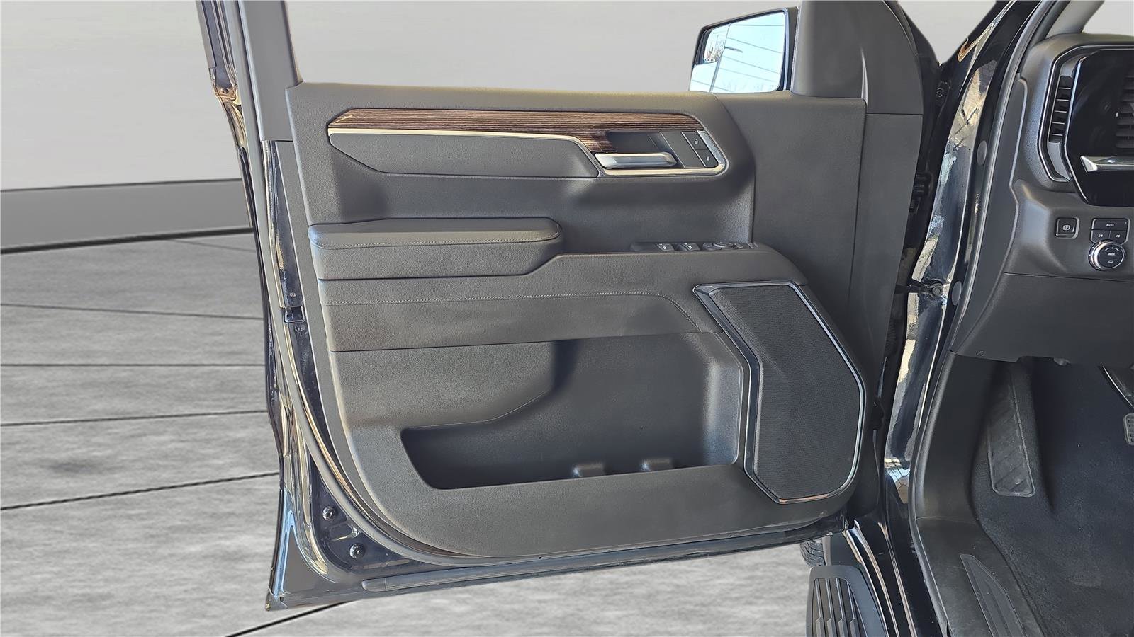 Used 2022 GMC Sierra 1500 SLE image 12