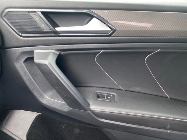 Used 2024 Volkswagen Tiguan SE FWD image 23