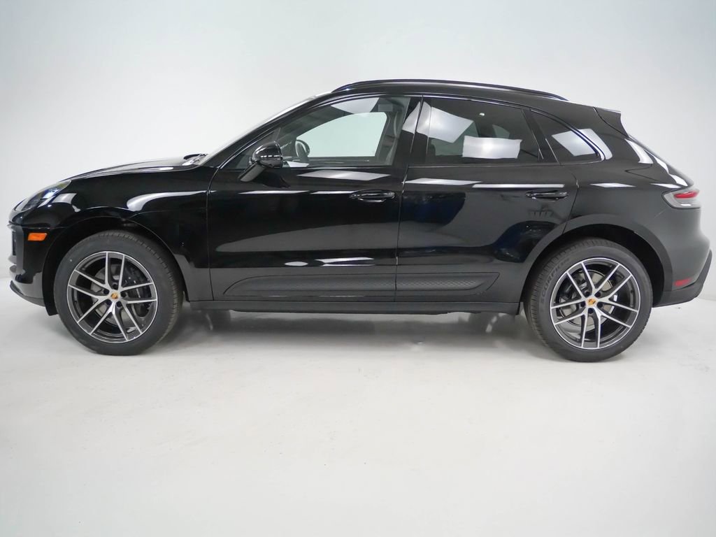 Used 2026 Porsche Macan AWD/4WD image 2