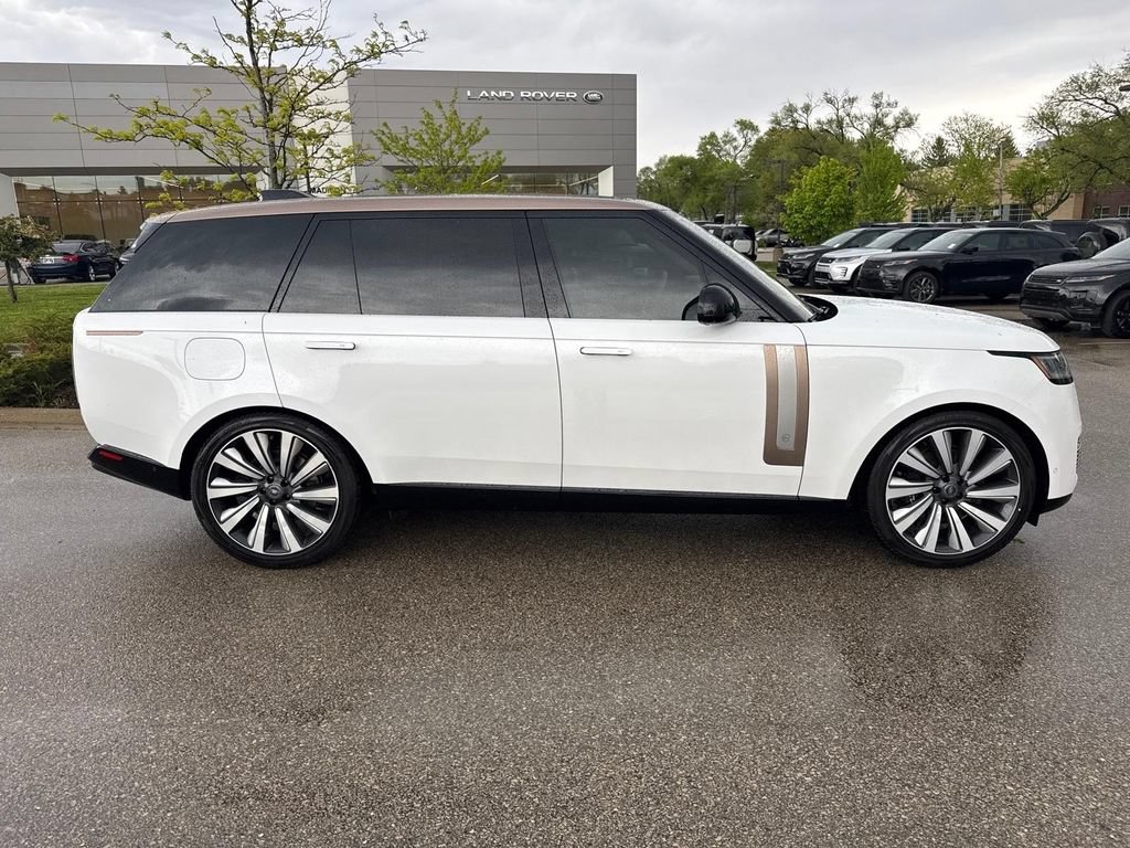 Certified 2023 Land Rover Range Rover SV AWD/4WD image 2