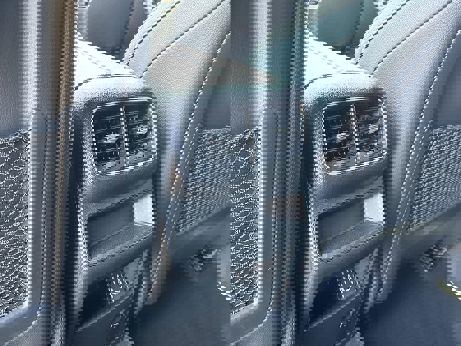 Used 2022 Mercedes-Benz GLE 350 4MATIC image 34