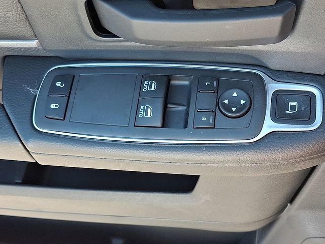 Used 2024 RAM 2500 Tradesman w/ Chrome Appearance Group image 25