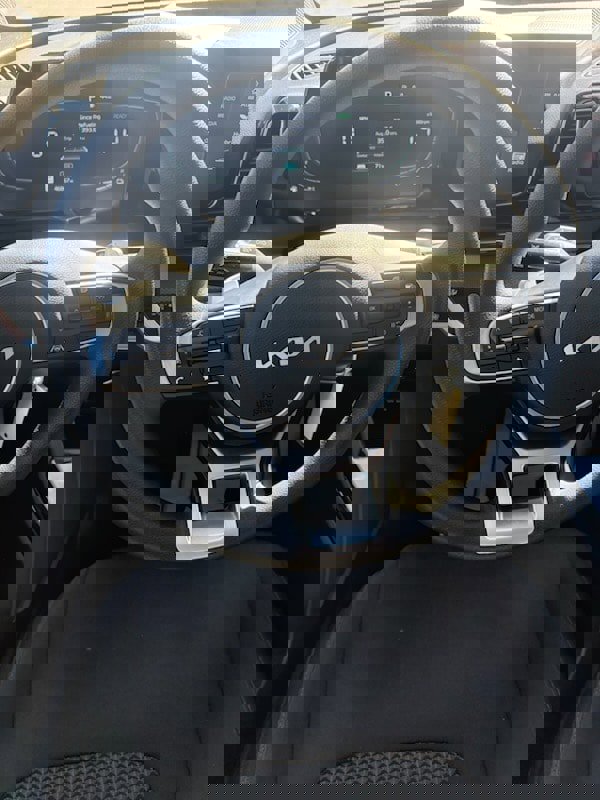 Used 2023 Kia Sportage LX image 10