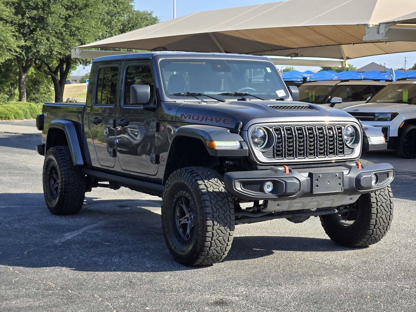 Used 2025 Jeep Gladiator Mojave w/ Convenience Group AWD/4WD image 3