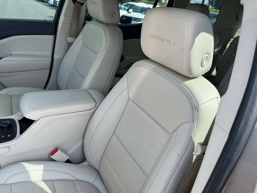 Used 2022 GMC Acadia Denali w/ Denali Ultimate Package AWD/4WD image 12