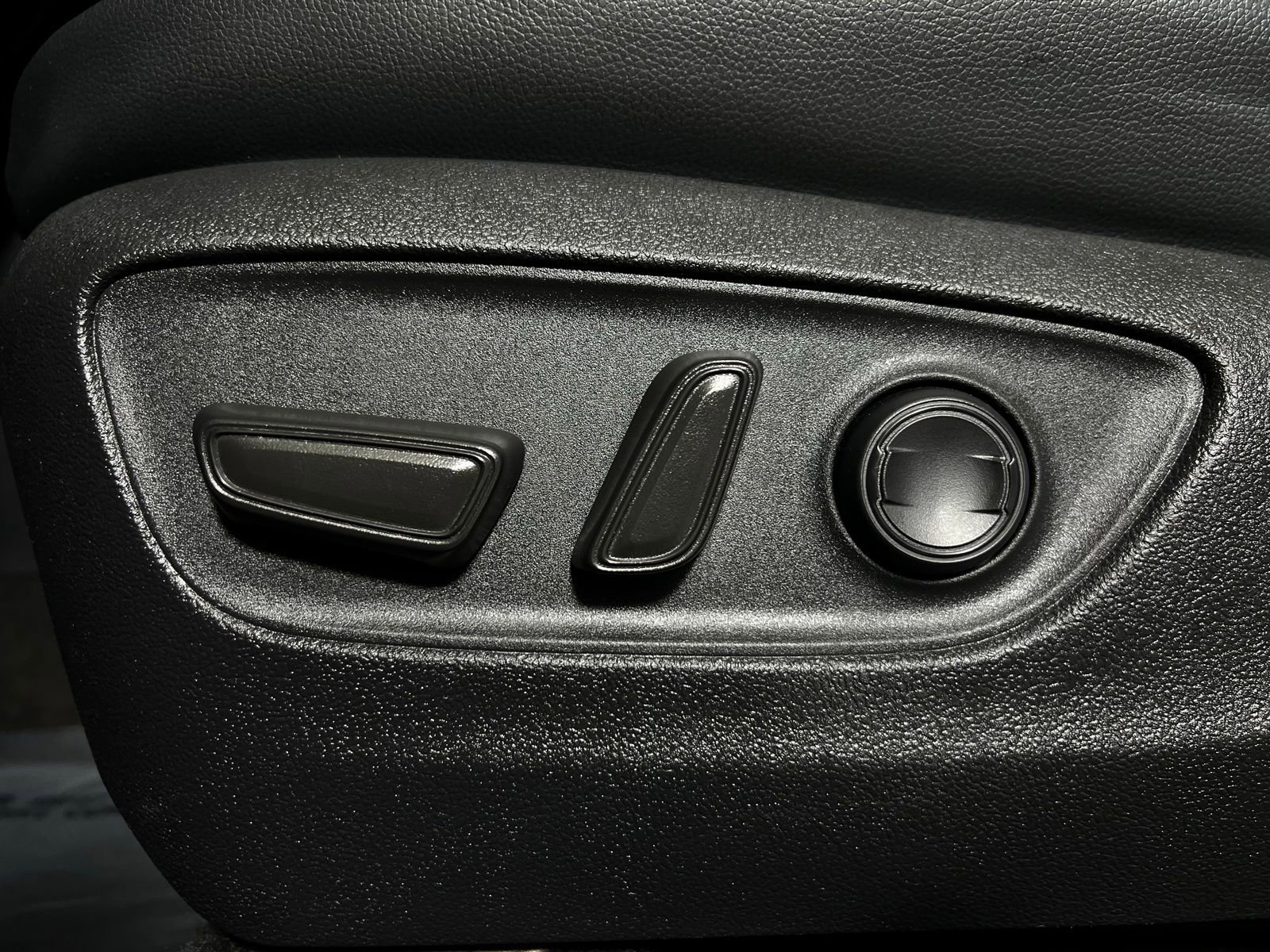 Certified 2023 Toyota Highlander XLE image 14