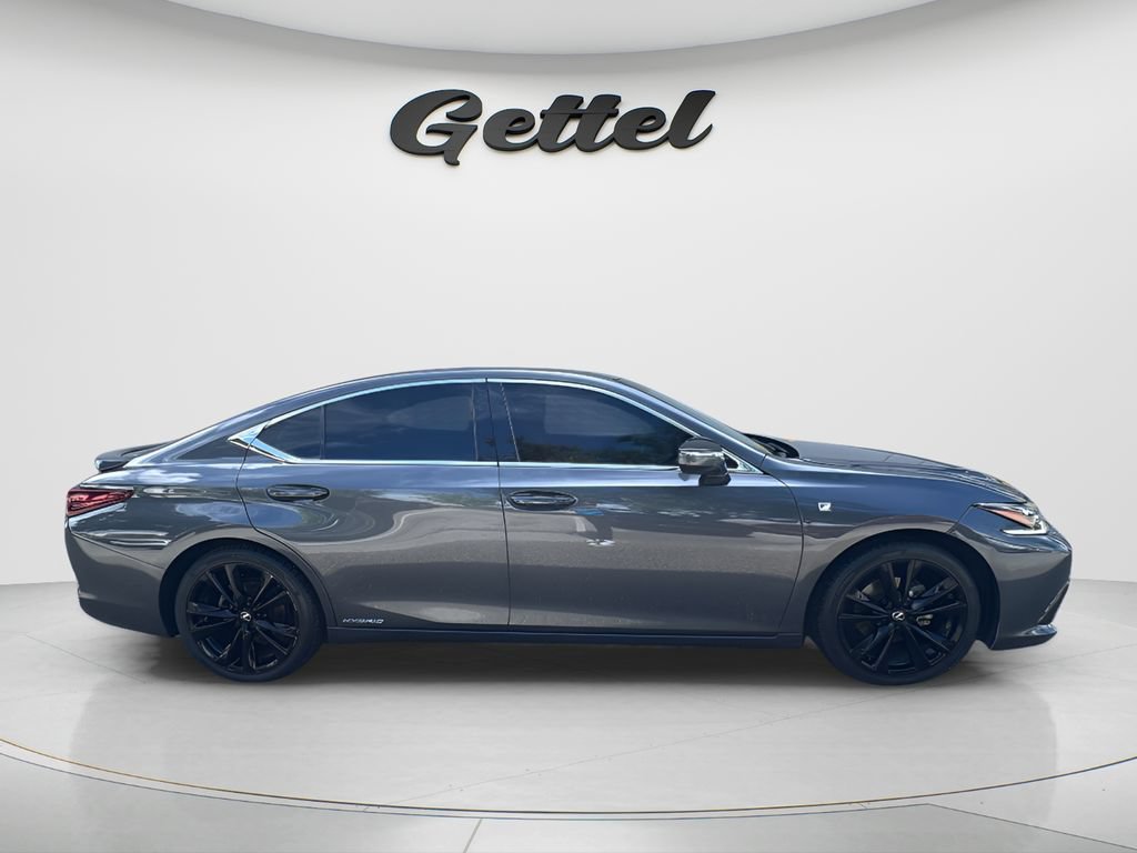 Used 2022 Lexus ES 300h F Sport w/ Accessory Package 2 FWD image 4