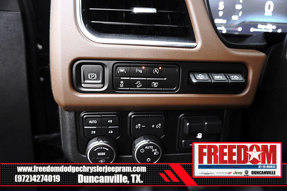 Used 2023 Chevrolet Suburban High Country AWD/4WD image 31