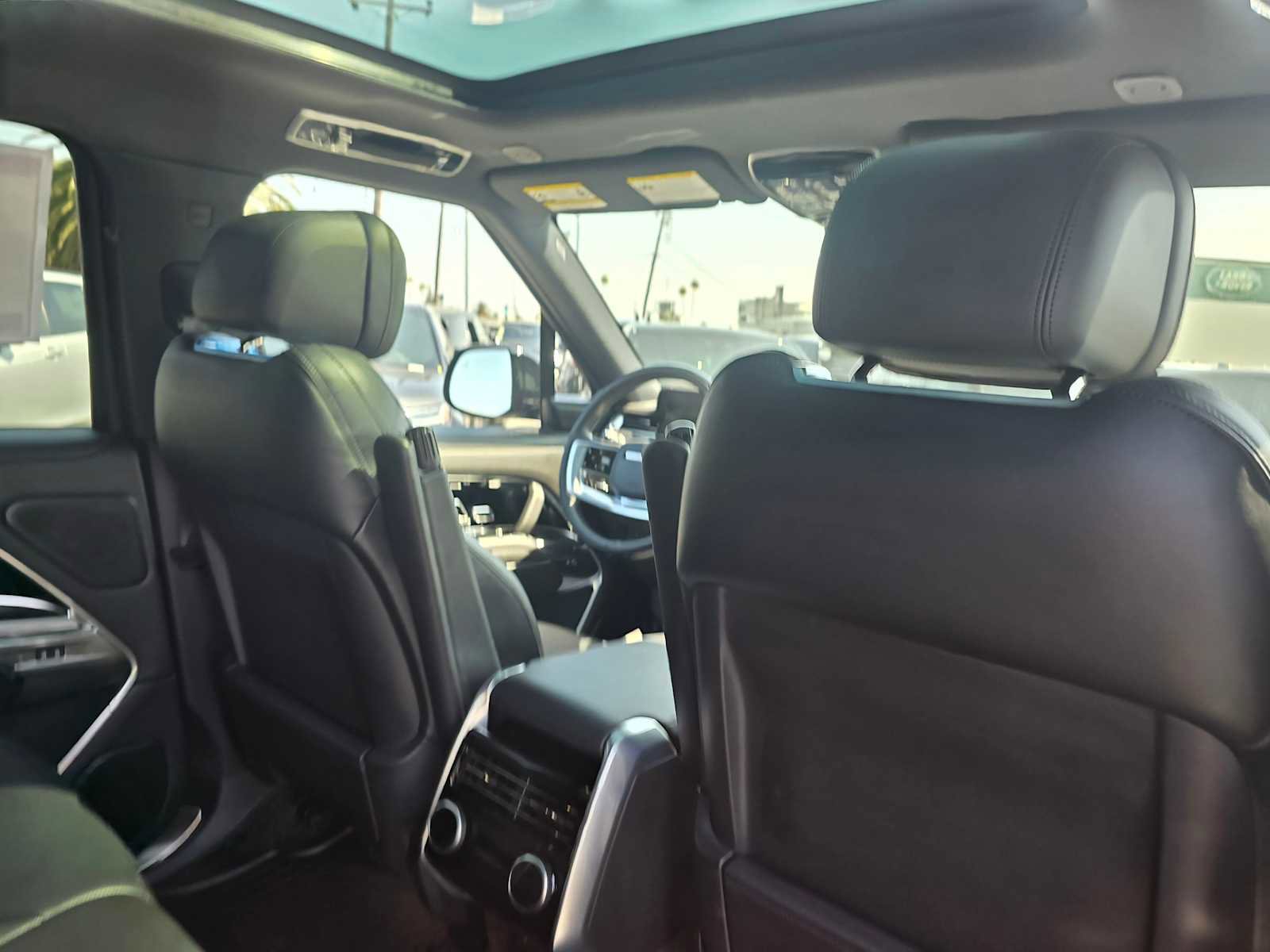 New 2025 Land Rover Range Rover SE image 15