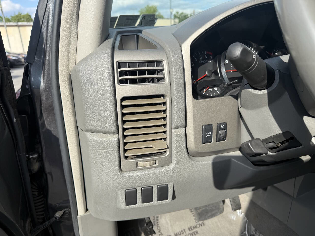 Used 2006 Nissan Titan SE image 11
