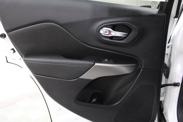 Used 2022 Jeep Cherokee Limited image 23