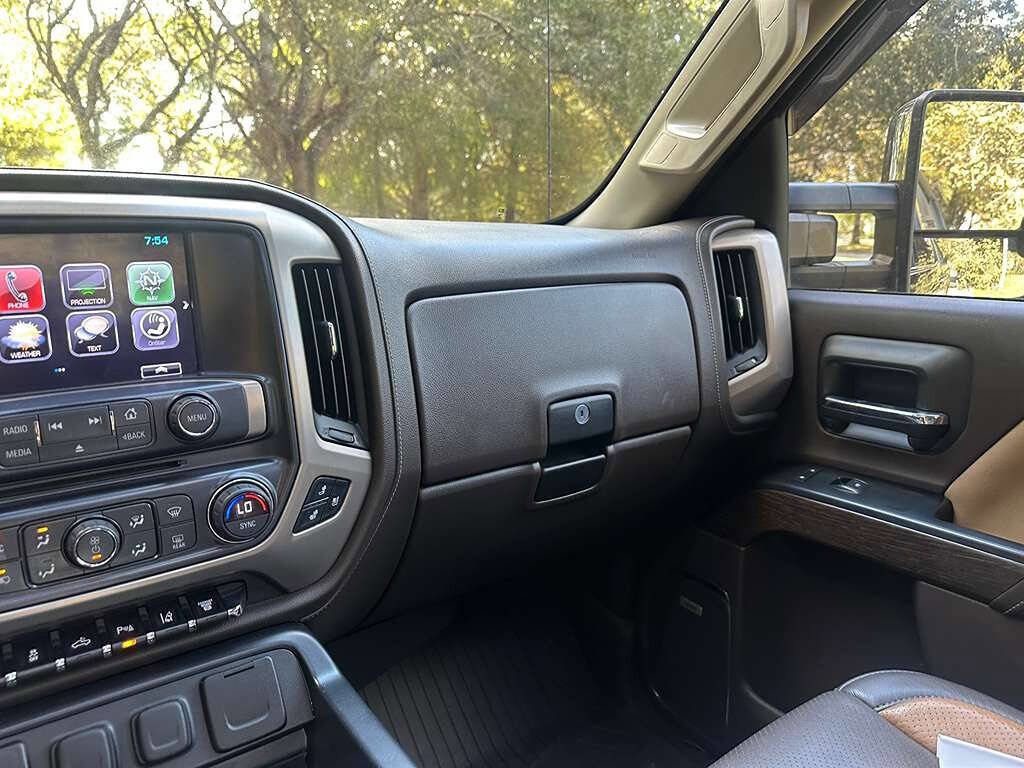 Used 2017 GMC Sierra 2500 Denali w/ Duramax Plus Package AWD/4WD image 26