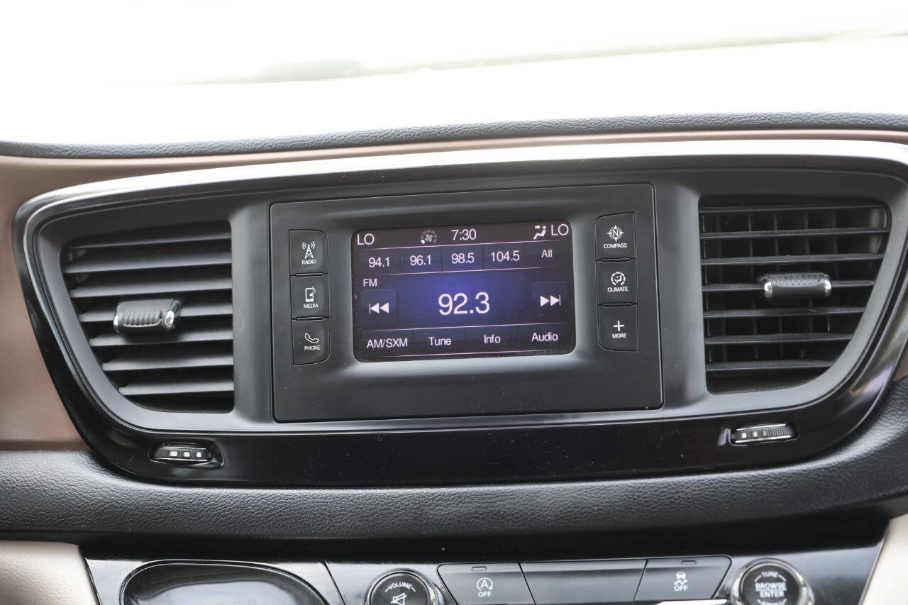 Used 2017 Chrysler Pacifica Touring Plus image 20