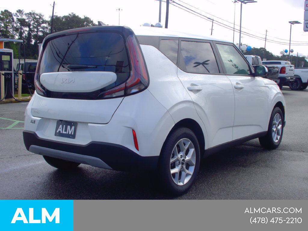 Used 2025 Kia Soul LX w/ LX Technology Package FWD image 6
