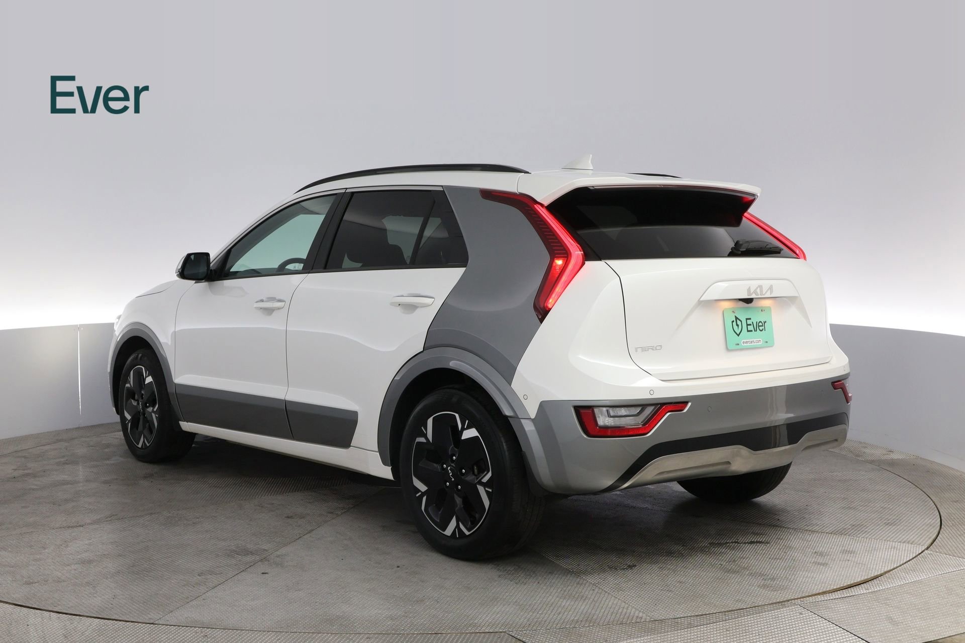 Used 2024 Kia Niro Wave w/ Wave Preserve Package image 17