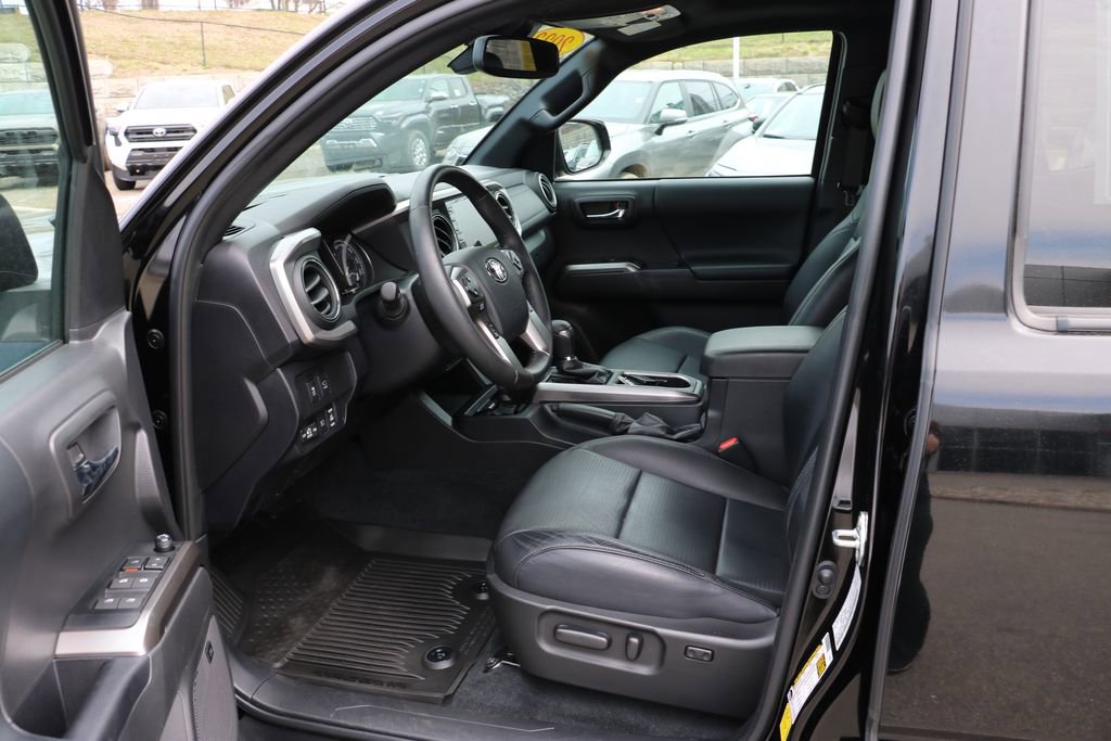 Used 2023 Toyota Tacoma Limited w/ Nightshade Package image 7