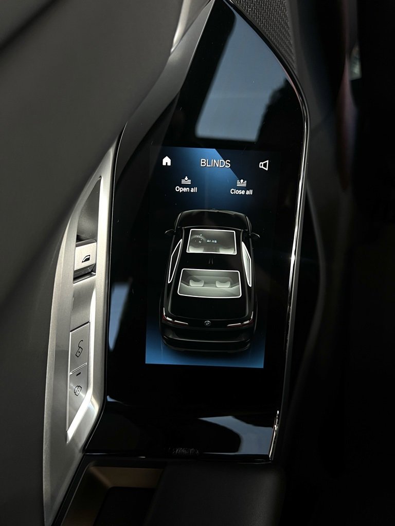 Used 2023 BMW i7 xDrive60 image 18