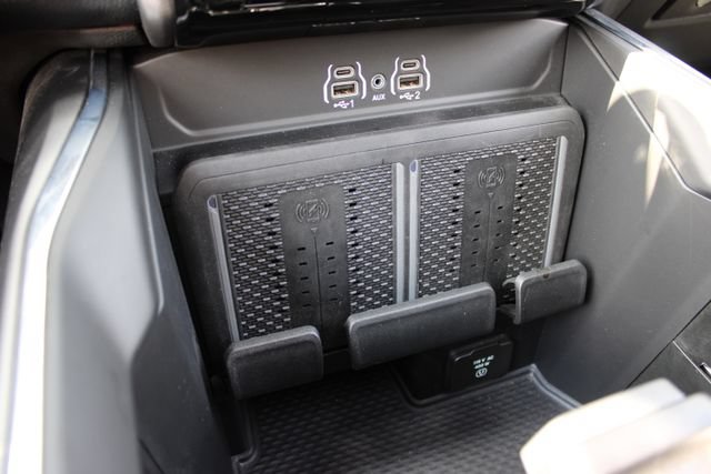 Used 2025 RAM 2500 Laramie AWD/4WD image 32