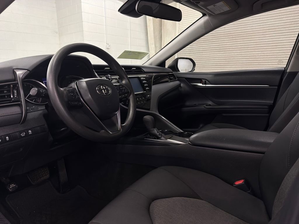 Used 2019 Toyota Camry L image 5