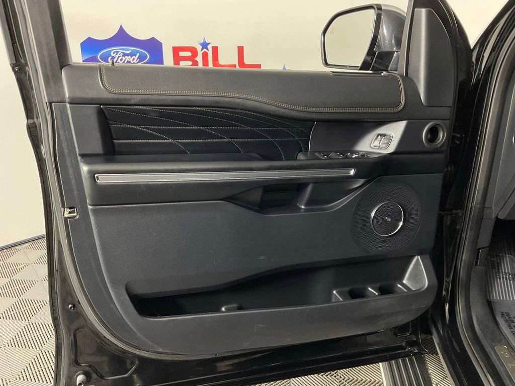 Used 2018 Ford Expedition Max Platinum RWD image 11
