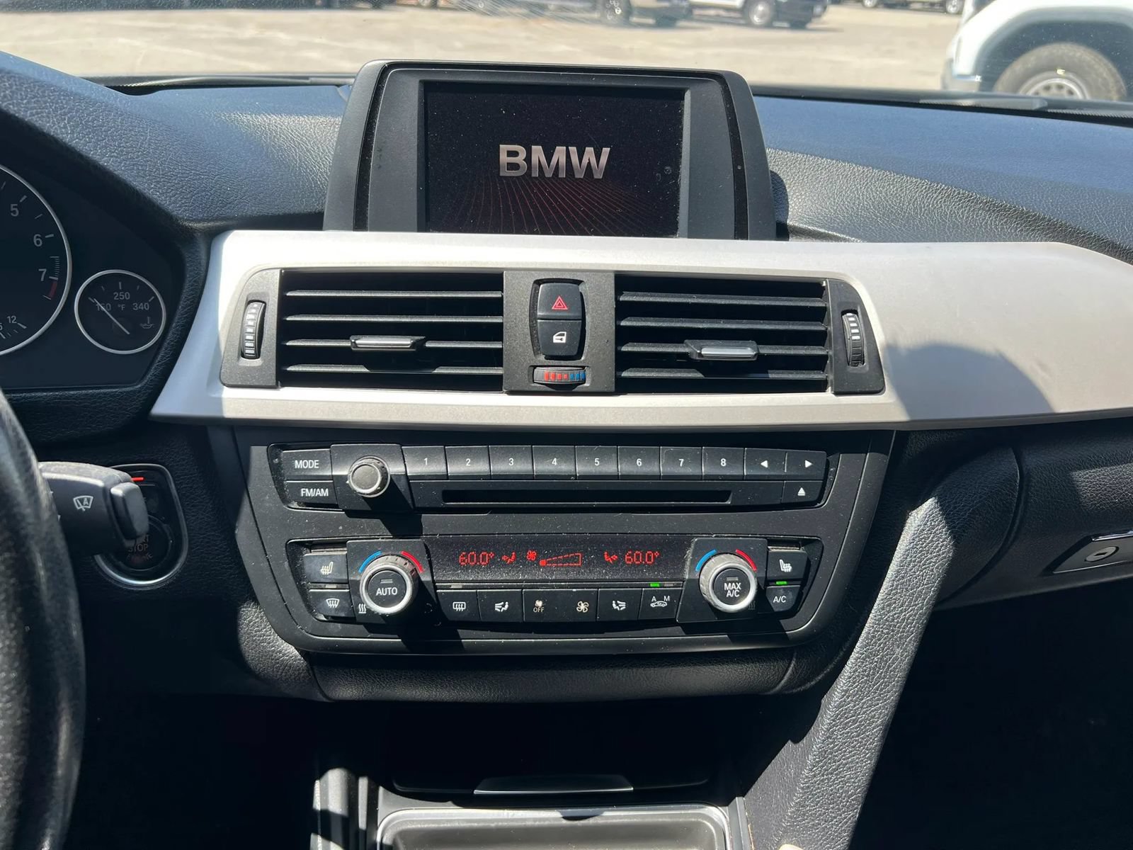 Used 2014 BMW 320i Sedan RWD image 13