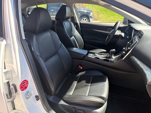 Used 2023 Nissan Maxima SV w/ Floor Mat Group image 32