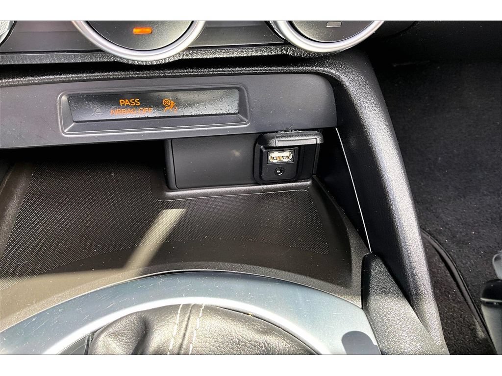 Used 2017 FIAT 124 Spider Classica RWD image 25