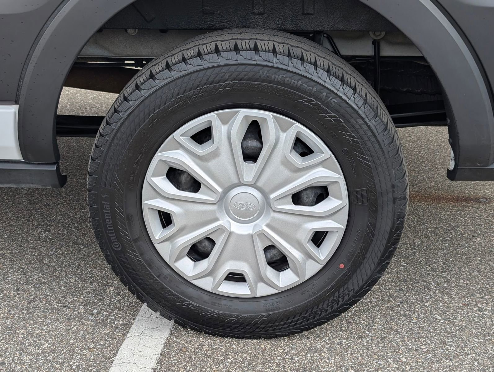 Used 2023 Ford Transit 350 XLT image 29