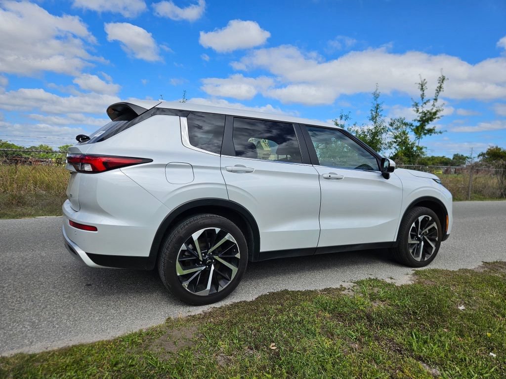 Used 2024 Mitsubishi Outlander SE FWD image 5